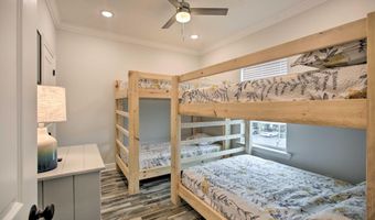 4082 Cardinal St, Bay St. Louis, MS 39520