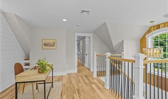 5 Lillis Ave, Barrington, RI 02806