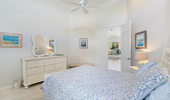 201 Orange Tree Dr, Atlantis, FL 33462