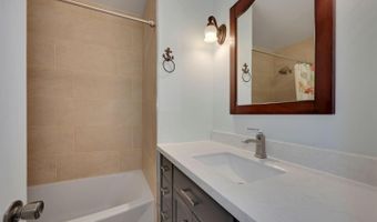 5940 BERKSHIRE Ct, Alexandria, VA 22303