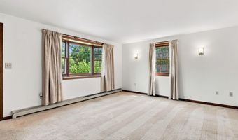 8 Bean Hill Rd, Belmont, NH 03220