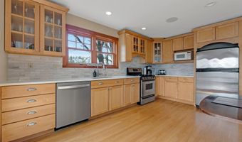 575 Lane 100 Pine Canyon Lk, Angola, IN 46703