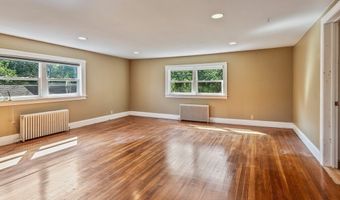 89 Elm St, Blackstone, MA 01504