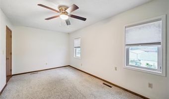 88 Main Ave, Atkins, IA 52206