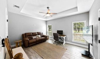 156 Crescent Rdg, Adkins, TX 78101