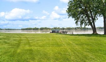 2213 SUNRISE Dr, Appleton, WI 54914
