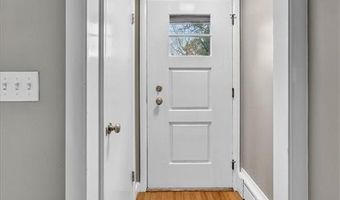 45 Hamden Rd, Cranston, RI 02920