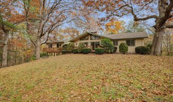 15 Goulart Dr, Bozrah, CT 06334