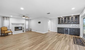 831 CHIPAWAY Dr, Apollo Beach, FL 33572