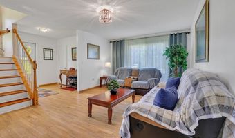 11 Watch Hill Cir 11, Cromwell, CT 06416