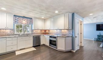 123 Terrace Ave, Cumberland, RI 02864