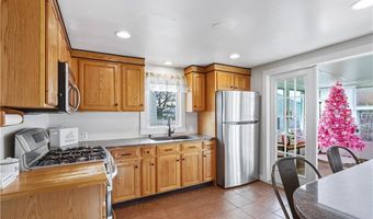 38 Bridgton Rd, Cranston, RI 02910