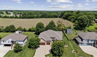 6989 141st St, Basehor, KS 66007