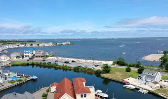 11 Drake Dr, Bayville, NJ 08721