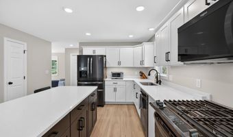 47 Chestnut Dr, Allenstown, NH 03275