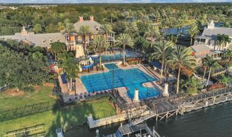 724 WINTERSIDE Dr, Apollo Beach, FL 33572