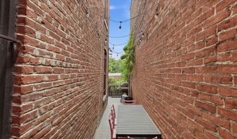 210 8TH St SE, Washington, DC 20003