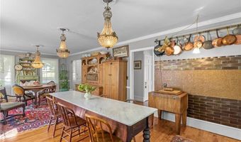 1220 Hope St, Bristol, RI 02809