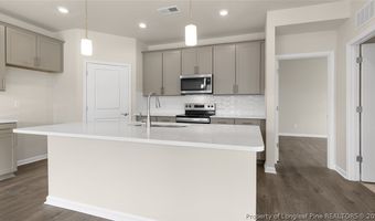 353 Maddox Dr, Aberdeen, NC 28315