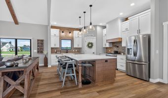 5895 Menza Dr, Auburn, IN 46706