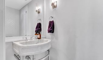 7601 PERSIMMON TREE Ln, Bethesda, MD 20817