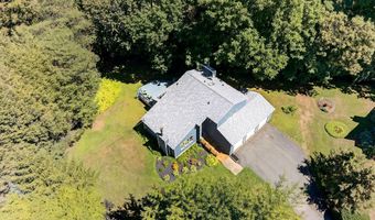 3 N Chestnut Hill Rd, Albany, NY 12211