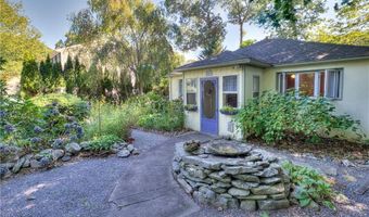 47 Wake Robin Trl, Narragansett, RI 02874