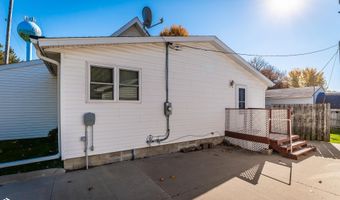 105 S Dubuque St, Albion, IA 50005