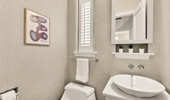4320 LORCOM Ln, Arlington, VA 22207