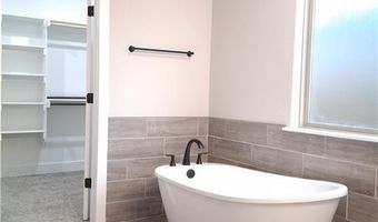 1971 Edgewood Rd, Bentonville, AR 72713