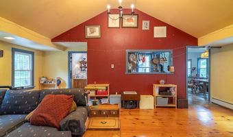 53 Henry St, Amherst, MA 01002