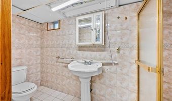 7910 Orchard Ave, Dearborn, MI 48126