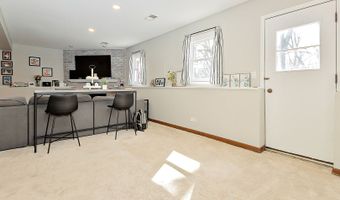 672 Garys Dr, Antioch, IL 60002