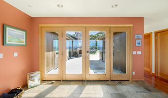1950 BEACH LOOP Dr SW, Bandon, OR 97411