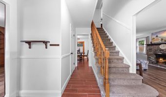 93 Idlebrook Ln, Aberdeen, NJ 07747
