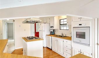 7 Queens Rd, Attleboro, MA 02703