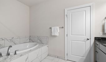 3048 N Spurway Dr, Ann Arbor, MI 48105