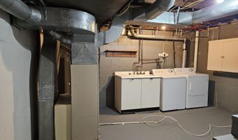 702 Leland Ct, Adrian, MI 49221