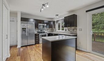 8 AMYS WAY Ct, Baltimore, MD 21234
