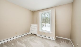 87 Edgewater Dr, Barrington, NH 03825