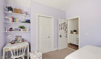 617 Eaton Dr, Aurora, OH 44202