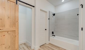 407 Ave M, Abernathy, TX 79311