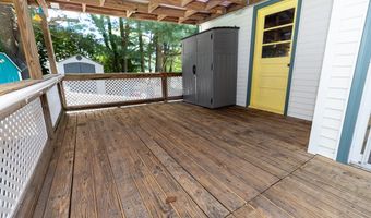 9 Whitewood Rd, Clinton, CT 06413