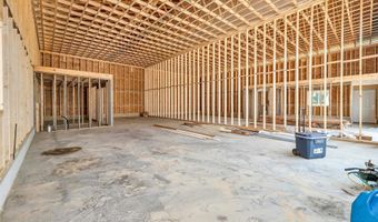 129 Isinglass Cir, Barrington, NH 03825