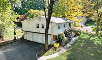 6 Van Dyke Ave, Airmont, NY 10901