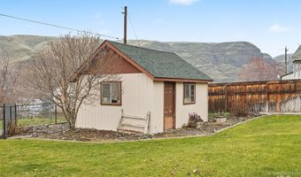 1103 3rd St, Asotin, WA 99402