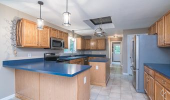 27 South St, Blandford, MA 01008