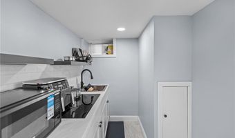 27 Ferncliff Ave, North Providence, RI 02911