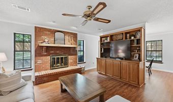 2006 Fairmont Dr, Benton, AR 72015