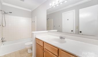 7925 Charter Oak Ln, Charlotte, NC 28226